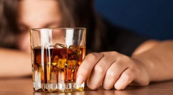 3 reasons why Gen Z is drinking less alcohol