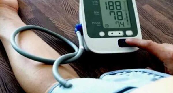 5 common mistakes we make while measuring blood pressure at home