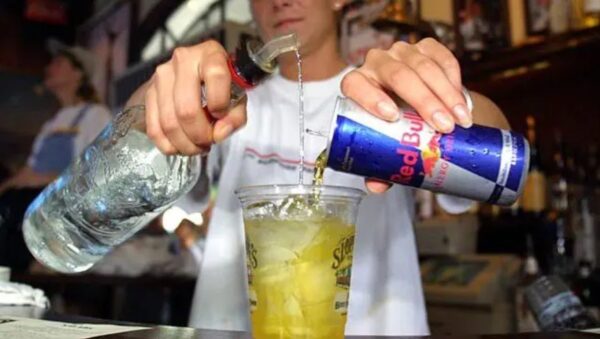 5 unexpected side effects of mixing alcohol with energy drinks