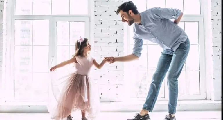 Women Favor Their Daughters And Men Prefer Their Sons, Research Shows