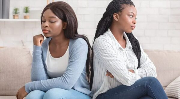 These 5 friendship red flags will help you recognise a toxic friend